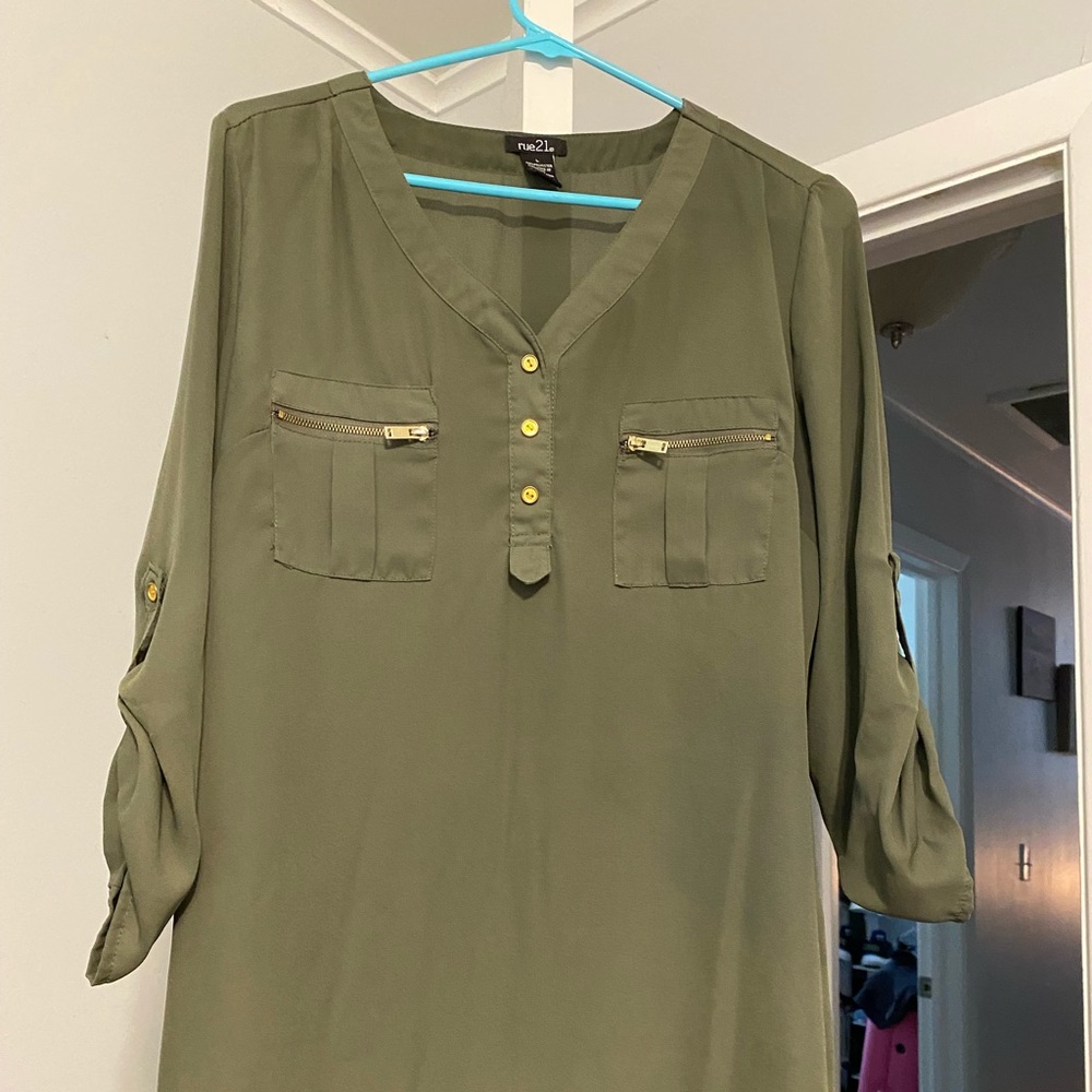 Green rue 21 zip shirt